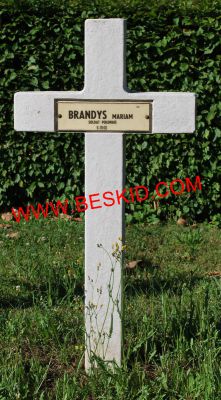 BRANDYS Marian
Décès 22.09.1945 Metz-Plantières (57)
Inhumation 12.06.1964 - Tombe 106
Armée Américaine
copyright Frania 
