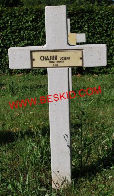 CHAJUK Joseph
Décès 06.1940 Hoste-Haut (57)
Inhumation 05.05.1964 - Tombe 14
Armée Polonaise
copyright Frania 

