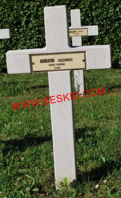 DZIERLATKA Kazimierz
Décès 06.1940 Hoste-Haut (57)
Inhumation 05.05.1964 - Tombe 6
Armée Polonaise
copyright Frania 

