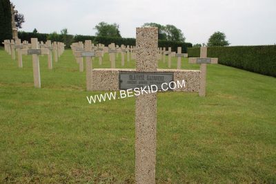 GLADYSZ Kazimierz
Décès 06.1940 Azoudange (57)
Inhumation 19.03.1942
Armée Polonaise
Soldat
Tombe 335
Copyright Frania
