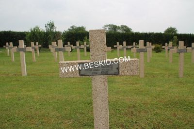 JABLKOWSKI Wojciech
Décès 06.1940
Inhumation 23.11.1963
Armée Polonaise
Matricule 2165
Soldat Grenadier
Tombe 399
Copyright Frania
