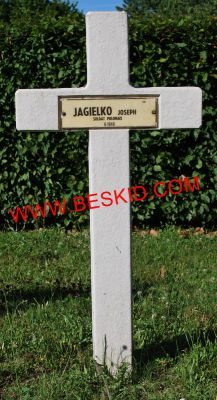 JAGIELKO Joseph
Décès 06.1940  Xousse (54)
Inhumation 18.06.1964 - Tombe 100
Armée Polonaise
copyright Frania 
