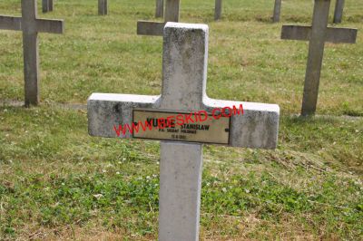 KUNDE Stanislaw
Décès 17.04.1941 Mulhouse (68)
Inhumation 11.05.1966 - Tombe 184
Armée Polonaise
copyright Frania 
