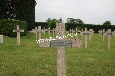 LOUKWIDSCHIA Henri
Décès 06.1940 Niderhoff (57)
Inhumation 14.04.1942
Armée Polonaise
Tombe 381
Copyright Frania
