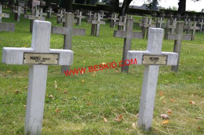 MADEJ Mikalaj
Décès 06.1940 Bourdonnay (57)
Inhumation 23.06.1942 - Tombe 228
Armée Polonaise
copyright Frania 
