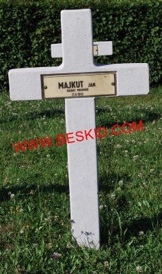 MAJKUT Jan
Décès 21.06.1940 Moyenmoutier (88)
Inhumation 25.07.1964 - Tombe 51
Armée Polonaise
copyright Frania 
