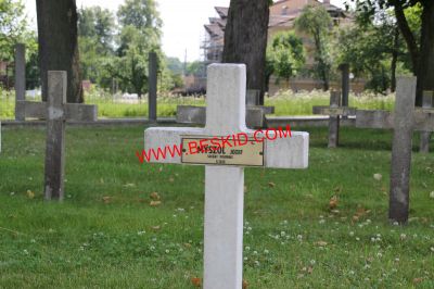 MYSZOL Jozef
Décès 06.1940 Dieuze (57)
Inhumation 20.05.1942 - Tombe 232
Armée Polonaise
copyright Frania 
