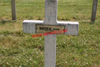 NADZIEJA Michael
Décès 06.1940 Lostroff (57)
Inhumation 14.05.1942 - Tombe 198
Armée Polonaise
copyright Frania 
