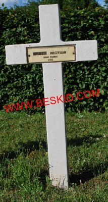 NOWAKOSKI Mieczyslaw
22 ans
Né 1918
Décès 06.1940 Xousse (54)
Inhumation 18.06.1964 - Tombe 97
Armée Polonaise
Matricule 13555
copyright Frania 
