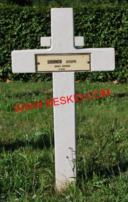 SEREDNICKI Joseph
Décès 06.1940 Hoste-Haut (57)
Inhumation 05.05.1964 - Tombe 15
Armée Polonaise
copyright Frania 
