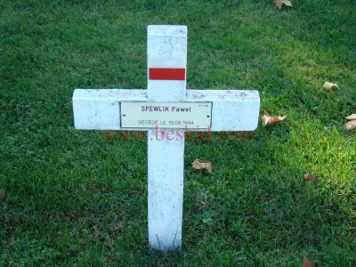 SPEWLIK Pawel
Décès 19.09.1944 
Soldat
Provenance La Tronche (Sablon) (38)
Inhumation 15.07.1958 - PV 2678
Carré D - Rang 4 - Tombe 48
Copyright Frania
