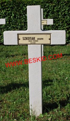 SZKOTAK Joseph
Décès 16.06.940 Hoste-Haut (57)
Inhumation 05.05.1964 - Tombe 7
Armée Polonaise
copyright Frania 
