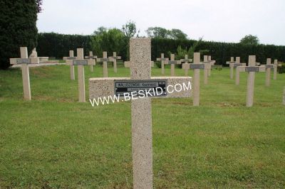 WALUSZEWSKI Kazimierz
Décès 06.1940 Sarrebourg (57)
Inhumation 24.06.1940
Armée Polonaise
Tombe 395
Copyright Frania

MORT POUR LA PATRIE

