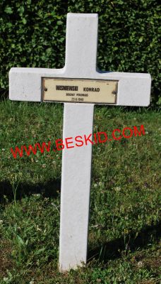 WISNIEWSKI Konrad
Décès 23.06.1940 Saint-Dié (88)
Inhumation 25.07.1964 - Tombe 62
Armée Polonaise
copyright Frania 
