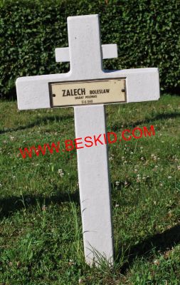 ZALECH Boleslaw
Décès 17.06.1940 Buriville (54)
Inhumation 18.06.1964 -  Tombe 41
Armée Polonaise
copyright Frania 
