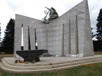 05 - Monument
copyright photo Piotr Packowski
copyright Frania
