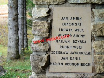 AMBIK Jan Zbigniew
Cimetière P.C.W. Langannerie (14)
Tombe 1 - Rang B - Carré VIII
Né 28.08.1923 Warszawa Mazowieckie (PL)
Décès 21.08.1944 Mont-Ormel (61) Falaise
(Tué à l’ennemi)
- 20 ans -
Matricule 34061
1ère Division Blindée Polonaise
Bataillon Tirailleurs
Caporal Tireur

Copyright photo Aleksandra & Stéphane Delrieu
Copyright Frania
