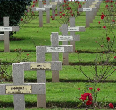 ANDRYSIAK Zygmunt
- 35 ans -
Né 21.01.1908 Lodz
Décès 09.08.1944 Cintheaux (14)
Matricule 8553
1ère Division Blindée Polonaise
1er Régiment d’Artillerie
Sergent Lancier
Tombe 4 - Carré II - Rang C
copyright photo Piotr Packowski
copyright Frania
