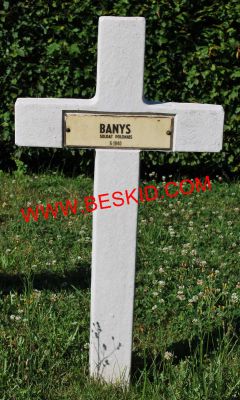 BANYS Jan
- 28 ans - Marié
Né 26.10.1916 Golczowice Olkusz Kielce (PL)
Inhumation 24.06.1964 - Tombe 67
Matricule 780229
Polish Air Force - Escadron 300 - Adjudant Bombardier
Fils de Pawel & Jagla Katarzyna 
Décédé 02.01.1945 Ville-au-Montois (54) à bord du Lancaster PB 823 avec 
Drozdowicz Romuald 33 ans - Heyne Walenty 26 ans  - Janas Brunon 29 ans
Omiotek Wiktor 24 ans - Wrus Maksymilian 36 ans - Zielinski Stefan 28 ans
copyright Frania
[url=http://www.beskid.com/lancaster.html]Le dernier vol du PB823 [/url] 
