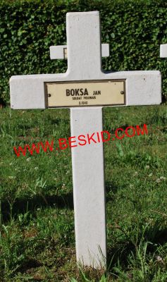 BOKSA Jan
Décès 06.1940 Hoste-Haut (57)
Inhumation 05.05.1964 - Tombe 8
Armée Polonaise
Matricule 498-26718
Grenadier
1er Régiment Grenadiers
copyright Frania 
