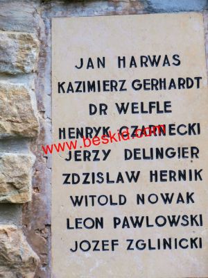 CZARNECKI Henryk Jozef
Né 06.09.1926 Bessèges (30)
Fils Joseph (mineur) & Julienne Motyl
Décès 21.07.1944 Vassieux-en-Vercors (26)
- 17 ans - célibataire
Domicile à Villard-de-Lans (38)
Déporté et Interné de la Résistance (D.I.R.)
MORT POUR LA FRANCE (du 09.08.1946) 
(Dossier 68688 EC/A2 Paris-Bercy)
Vincennes GR 16 P 153670
Caen SHD/ AC 21 P 627580

Copyright photo Aleksandra & Stéphane Delrieu
Copyright Frania

