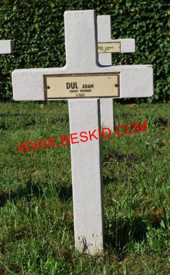DUL Adam
Décès 07.06.1940 Hoste-Haut (57)
Inhumation 05.05.1964 - Tombe 10
1er Régiment Infanterie Polonais
copyright Frania 
