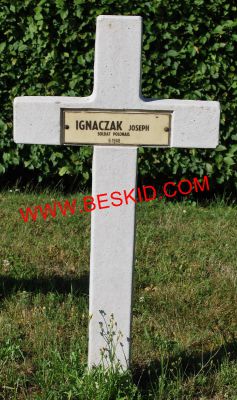 IGNACZAK Joseph
Décès 06.1940  Xousse (54)
Inhumation  18.06.1964 - Tombe 89
Armée Polonaise
copyright Frania 
