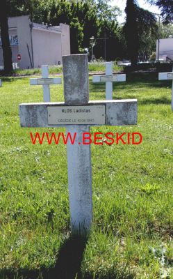 KLOS Wladyslaw
71 ans
Né 27.06.1869 Modé Mesto (Bohême) (Tchéquie)
Fils Jean & Marie Memecek
Décès 16.06.1940 Autun (71)
(Place du Champ de Mars)
Provenance d’Autun (71)
Professeur de musique à Epernay (51)
Inhumation 08.06.1964 - PV 4151
Carré E - Rang 15 - Tombe 21
Copyright Frania 
