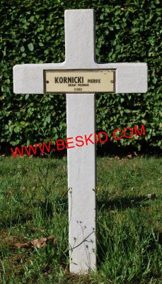 KORNICKI Pierre
Décès 01.09.1945 Metz-Plantières (57)
Inhumation 12.06.1964 - Tombe 112
Armée Polonaise
copyright Frania 
