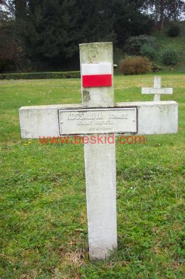 KOSSALOVA Ignace
21 ans
Né 1919 Alona (Gabon)
Décès 09.09.1940 St-Etienne (42)
(Maladie contracté en service)
Soldat matricule 138
25ème Régiment de Tirailleurs Sénégalais 
Provenance St-Etienne (42)
Inhumation 21.10.1958 PV 2939
Carré A - Rang 18 - Tombe 30
Copyright Frania
