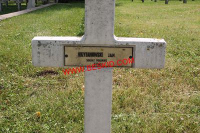 KRZYZANOWSKI Jan
Décès 06.1940 Lostroff (57)
Inhumation 14.05.1942 - Tombe 207
Armée Polonaise
copyright Frania 

