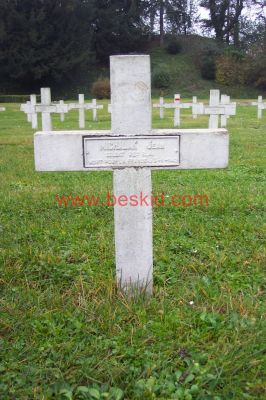 MICHALAK Jean
28 ans - célibataire
Né 06.06.1913 Panowice Lubuskie or Lodzkie (PL)
Fils Joseph & Marie Anne Sekulska de Ribouisse (11)
Décès 03.01.1942 Bourg-en-Bresse (01)
(Hôpital mixte)
52ème Régiment Artillerie
Soldat 2ème classe - groupe 3
Rapatrié d’Allemagne Stalag 9/C
Domicile Generville (11)
Provenance Bourg-en-Bresse (01)
Inhumation 05.06.1958 - PV 2523
Carré A - Rang 16 - Tombe 44
MORT POUR LA FRANCE
(Dossier n° 1789 EC/D Bourg-en-Bresse (01) 02.07.1943)
Copyright Frania
