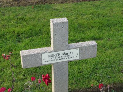 NUREK Marian
- 20 ans -
Né 03.07.1924 Nowy Dwor Tczew
Décès 11.08.1944 Cintheaux (14)
Matricule 35692
1ère Division Blindée Polonaise
1er Régiment d’Artillerie
Caporal Tireur
Tombe 3 - Carré II - Rang C
copyright photo Piotr Packowski
copyright Frania
