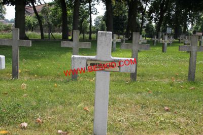 OBERTUCH Edward
Décès 06.1940 Dieuze (57)
Inhumation 21.05.1942 - Tombe 226
Sergent
Armée Polonaise 
copyright Frania 

