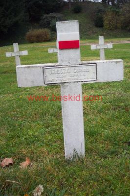 OGRODZKI Jerzy Marian
27 ans 
Né 08.03.1912 Zakopane Malopolskie (PL)
Décès 28.06.1940 Bourg-Argental (42)
(Fractures multiples)
25ème  Régiment Tirailleurs Sénégalais 
Provenance Bourg-Argental (42)
Inhumation 21.10.1958 - PV 2948
Carré A - Rang 18 - Tombe 36
MORT POUR LA FRANCE (02.10.1944)
Copyright Frania
