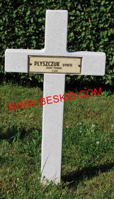 PLYSZCZUK Dymitri
Décès 06.1940 Haraucourt (54)
Inhumation 20.06.1964 - Tombe 82
Armée Polonaise
copyright Frania 
