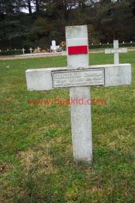 ROBASZEWSKI Stanislaw
17 ans
Né 31.10.1926 Gostyn (PL)
Décès 20.07.1944 La Versanne (42)
(Crâne éclaté)
315ème Bataillon Polonais 
Forces Françaises Intérieures
Provenance La Ricamarie (42)
Inhumation 21.10.1958 - PV 2922
Carré A - Rang 18 - Tombe 14
MORT POUR LA FRANCE
(Dossier AC 21 P 142019)
Copyright Frania
