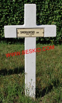 SMORAWSKI Jan
Décès 06.1940 Xousse (54)
Inhumation 18.06.1964 - Tombe 87
1er Régiment Infanterie Polonais
copyright Frania 
