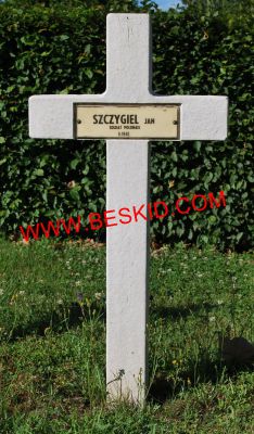 SZCZGIEL Jan
Décès 06.1940 Xousse (54)
Inhumation 18.06.1964 - Tombe 101
Armée Polonaise
copyright Frania 
