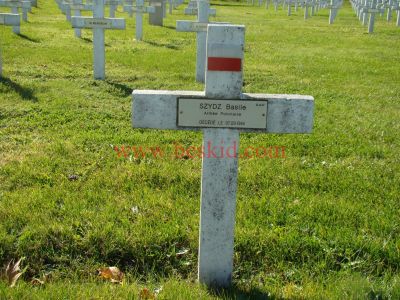 SZYDZ Bazyl
30 ans
Né 14.06.1913 Musikow Podkarpackie (PL)
Décès 07.09.1944 Lyon 2ème (69)
(Hôpital Desgenettes - 20 quai Gailleton)
Francs-Tireurs & Partisans Français
Soldat Résistant
Estampille 1025/2
Provenance Lyon-la-Croix-Rousse I-2P-2-4
Inhumation 30.09.1957 - PV 2122
Carré D - Rang 4 - Tombe 17
MORT POUR LA FRANCE
Copyright Frania
