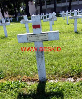 WAWRZYNIAK Stanislaw  
Décès 21.06.1940
127ème Régiment d'Infanterie Polonaise
Soldat
Provenance Montluçon ouest (03)
Inhumation 10.01.1964 - PV7/3754
Carré E - Rang 10 - Tombe 14
MORT POUR LA FRANCE
Copyright Frania
